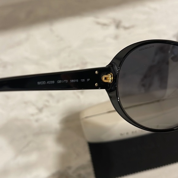 VERSACE SUNGLASSES POLARIZED - Picture 5 of 5